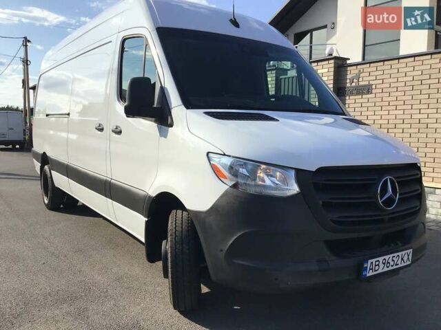 Білий Мерседес Sprinter, об'ємом двигуна 2.99 л та пробігом 380 тис. км за 52954 $, фото 2 на Automoto.ua
