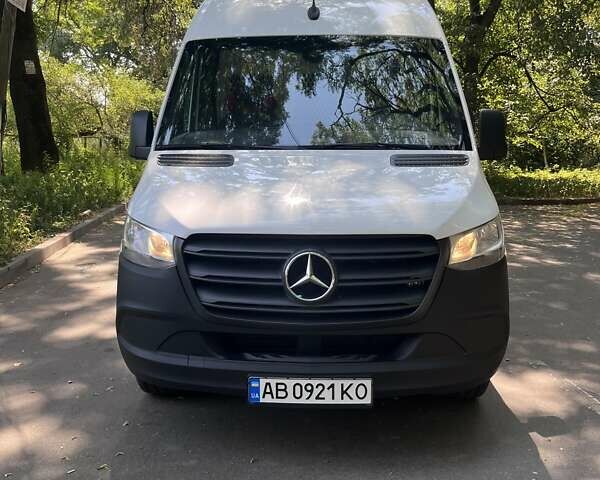 Белый Мерседес Sprinter, объемом двигателя 2.14 л и пробегом 90 тыс. км за 29900 $, фото 3 на Automoto.ua
