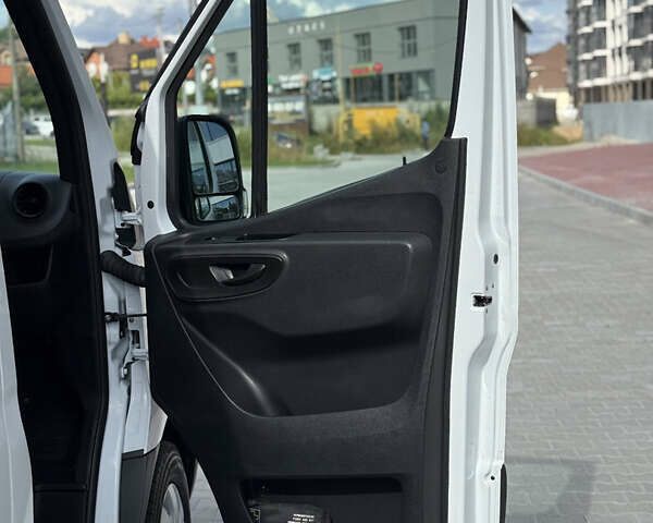 Білий Мерседес Sprinter, об'ємом двигуна 2.2 л та пробігом 195 тис. км за 25900 $, фото 26 на Automoto.ua