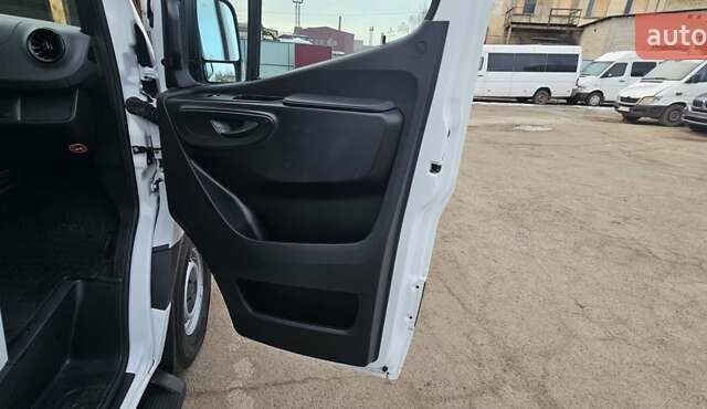 Белый Мерседес Sprinter, объемом двигателя 2.99 л и пробегом 22 тыс. км за 40500 $, фото 22 на Automoto.ua
