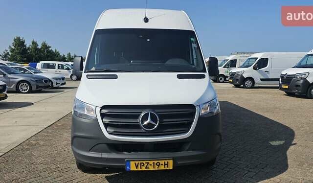 Белый Мерседес Sprinter, объемом двигателя 1.95 л и пробегом 221 тыс. км за 29900 $, фото 1 на Automoto.ua