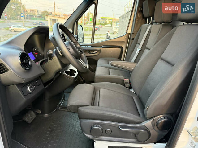 Белый Мерседес Sprinter, объемом двигателя 3 л и пробегом 87 тыс. км за 35555 $, фото 87 на Automoto.ua