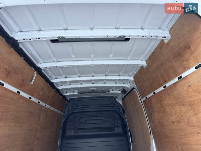 Белый Мерседес Sprinter, объемом двигателя 0 л и пробегом 136 тыс. км за 29999 $, фото 38 на Automoto.ua
