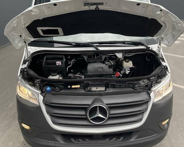 Белый Мерседес Sprinter, объемом двигателя 2 л и пробегом 210 тыс. км за 28950 $, фото 29 на Automoto.ua