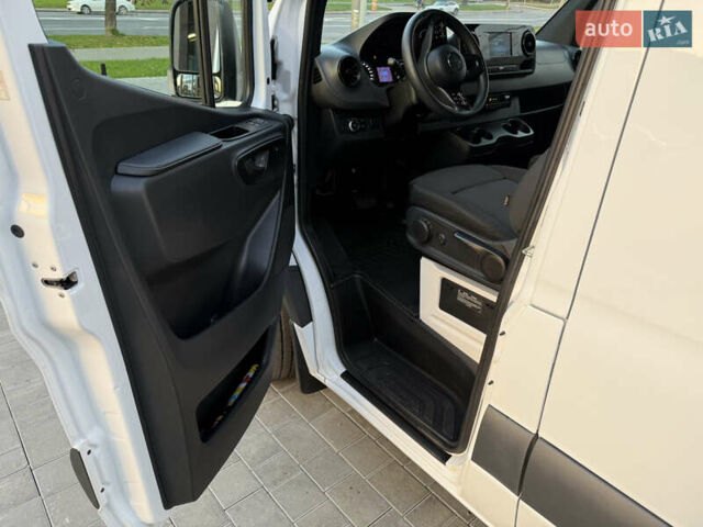 Белый Мерседес Sprinter, объемом двигателя 3 л и пробегом 87 тыс. км за 35555 $, фото 83 на Automoto.ua
