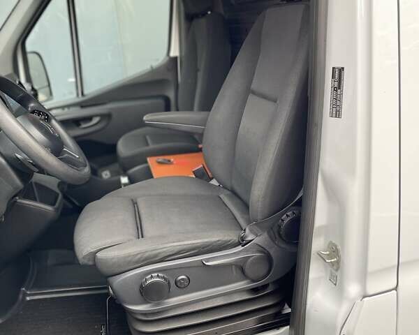 Белый Мерседес Sprinter, объемом двигателя 2 л и пробегом 210 тыс. км за 28950 $, фото 15 на Automoto.ua