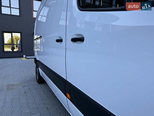 Белый Мерседес Sprinter, объемом двигателя 0 л и пробегом 136 тыс. км за 29999 $, фото 33 на Automoto.ua
