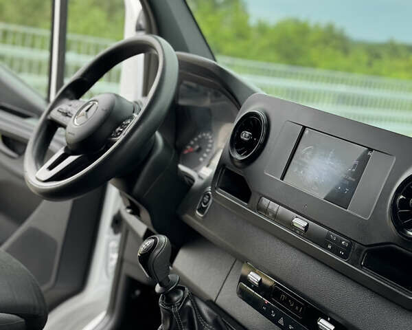 Белый Мерседес Sprinter, объемом двигателя 2.2 л и пробегом 220 тыс. км за 25900 $, фото 30 на Automoto.ua