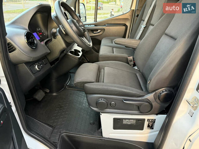 Белый Мерседес Sprinter, объемом двигателя 3 л и пробегом 87 тыс. км за 35555 $, фото 88 на Automoto.ua