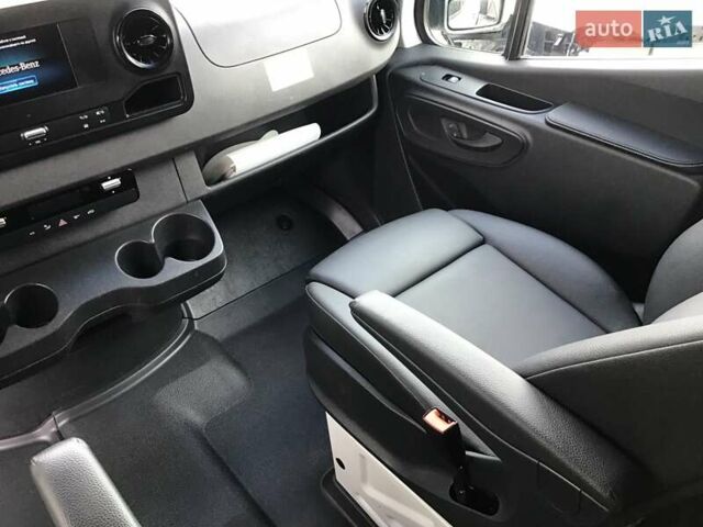 Білий Мерседес Sprinter, об'ємом двигуна 2.99 л та пробігом 380 тис. км за 52954 $, фото 43 на Automoto.ua
