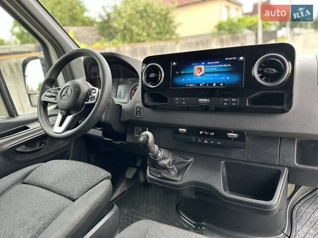 Білий Мерседес Sprinter, об'ємом двигуна 2.99 л та пробігом 400 тис. км за 36999 $, фото 11 на Automoto.ua