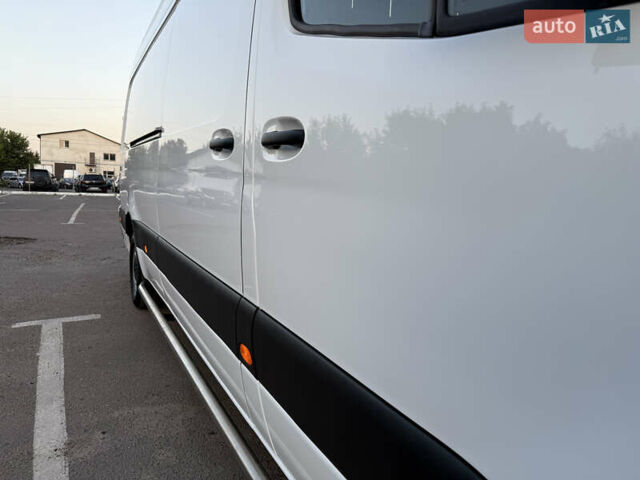 Білий Мерседес Sprinter, об'ємом двигуна 0 л та пробігом 199 тис. км за 23700 $, фото 31 на Automoto.ua