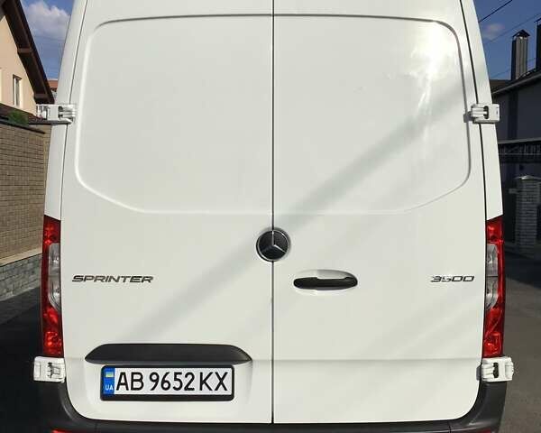 Білий Мерседес Sprinter, об'ємом двигуна 2.99 л та пробігом 380 тис. км за 52954 $, фото 1 на Automoto.ua