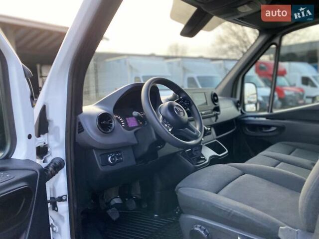 Белый Мерседес Sprinter, объемом двигателя 2.2 л и пробегом 160 тыс. км за 25999 $, фото 57 на Automoto.ua