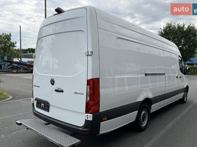 Белый Мерседес Sprinter, объемом двигателя 2 л и пробегом 242 тыс. км за 31300 $, фото 3 на Automoto.ua