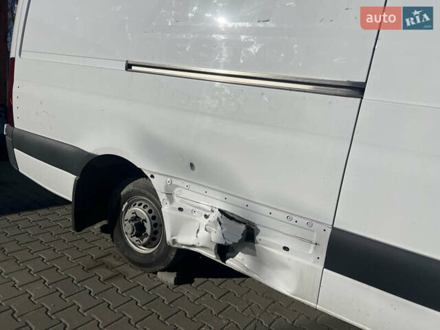 Белый Мерседес Sprinter, объемом двигателя 2.99 л и пробегом 137 тыс. км за 31900 $, фото 29 на Automoto.ua