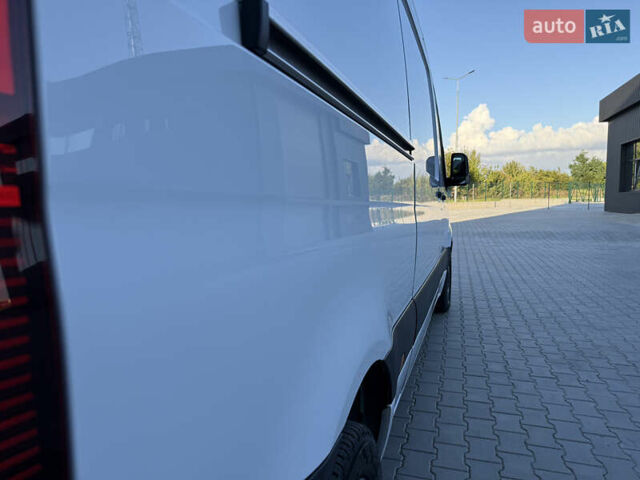 Белый Мерседес Sprinter, объемом двигателя 0 л и пробегом 136 тыс. км за 29999 $, фото 22 на Automoto.ua