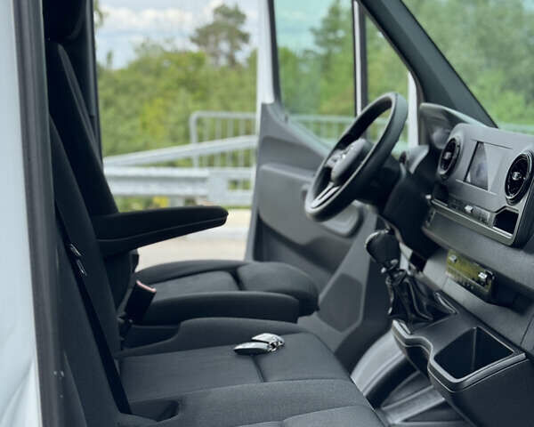 Белый Мерседес Sprinter, объемом двигателя 2.2 л и пробегом 220 тыс. км за 25900 $, фото 29 на Automoto.ua