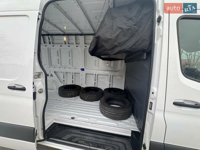 Белый Мерседес Sprinter, объемом двигателя 1.95 л и пробегом 191 тыс. км за 29000 $, фото 24 на Automoto.ua