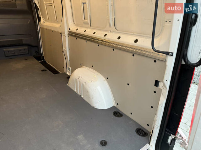 Белый Мерседес Sprinter, объемом двигателя 3 л и пробегом 87 тыс. км за 35555 $, фото 39 на Automoto.ua