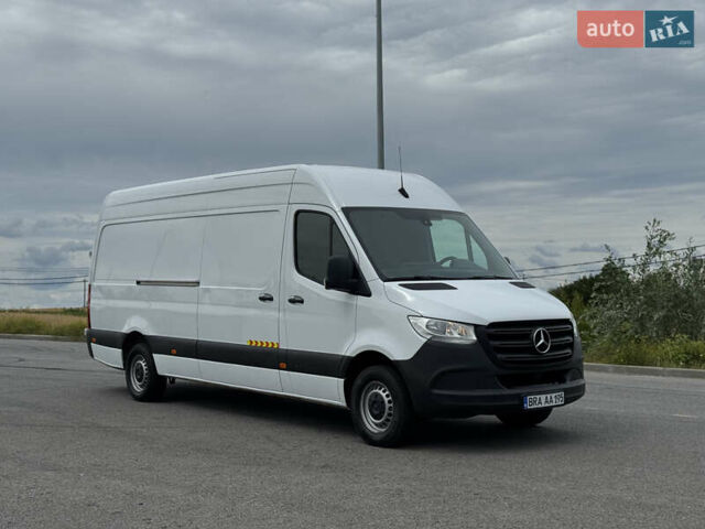 Белый Мерседес Sprinter, объемом двигателя 2.2 л и пробегом 220 тыс. км за 25900 $, фото 1 на Automoto.ua