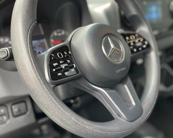 Белый Мерседес Sprinter, объемом двигателя 2 л и пробегом 210 тыс. км за 28950 $, фото 16 на Automoto.ua