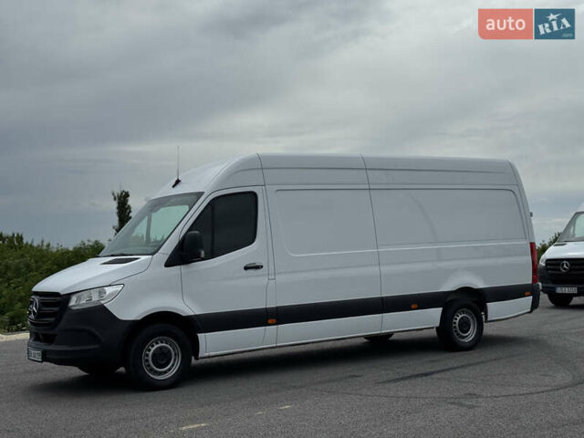 Белый Мерседес Sprinter, объемом двигателя 2.2 л и пробегом 220 тыс. км за 25900 $, фото 7 на Automoto.ua
