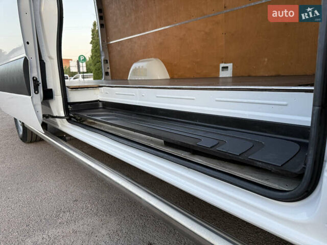 Білий Мерседес Sprinter, об'ємом двигуна 0 л та пробігом 199 тис. км за 23700 $, фото 44 на Automoto.ua