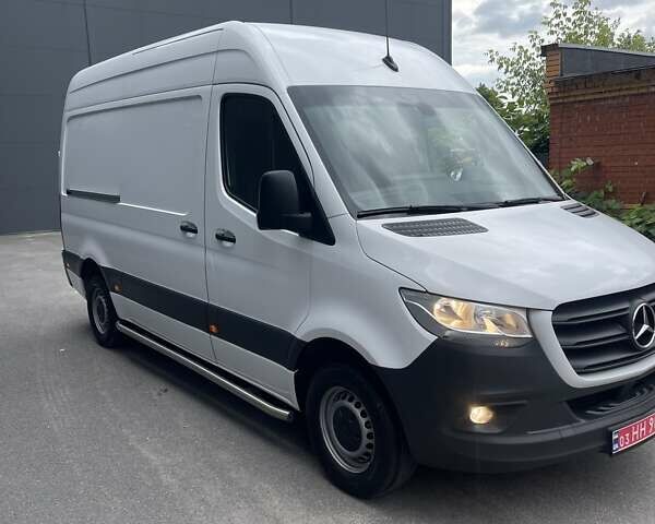 Белый Мерседес Sprinter, объемом двигателя 2 л и пробегом 210 тыс. км за 28950 $, фото 1 на Automoto.ua