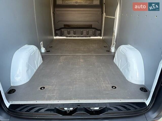 Белый Мерседес Sprinter, объемом двигателя 2 л и пробегом 282 тыс. км за 28700 $, фото 13 на Automoto.ua