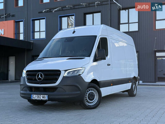 Белый Мерседес Sprinter, объемом двигателя 0 л и пробегом 136 тыс. км за 29999 $, фото 2 на Automoto.ua