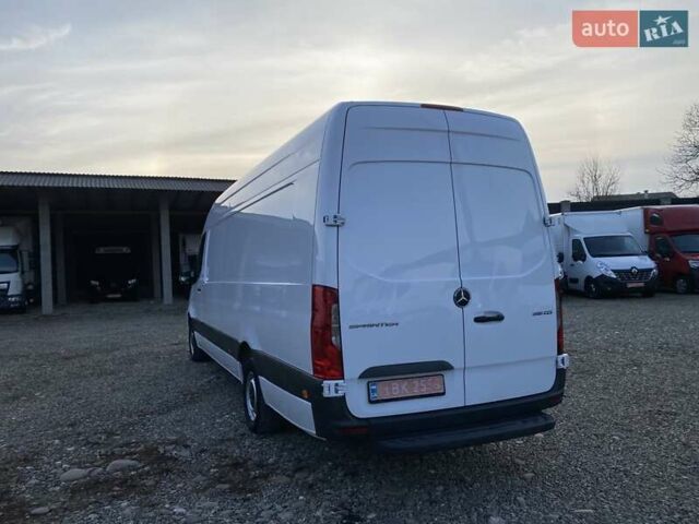 Белый Мерседес Sprinter, объемом двигателя 2.2 л и пробегом 160 тыс. км за 25999 $, фото 14 на Automoto.ua