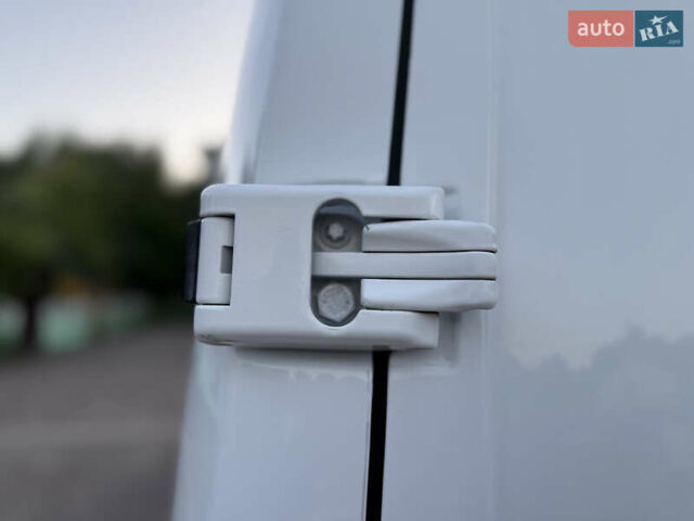 Білий Мерседес Sprinter, об'ємом двигуна 0 л та пробігом 199 тис. км за 23700 $, фото 17 на Automoto.ua