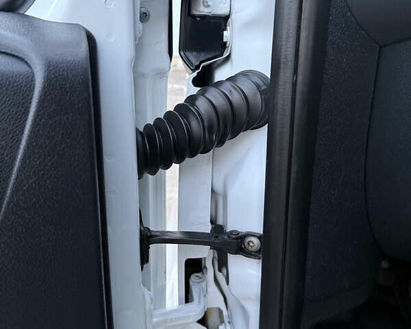 Білий Мерседес Sprinter, об'ємом двигуна 0 л та пробігом 199 тис. км за 23700 $, фото 57 на Automoto.ua