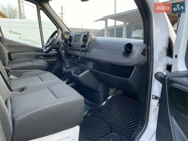 Белый Мерседес Sprinter, объемом двигателя 2.2 л и пробегом 160 тыс. км за 25999 $, фото 47 на Automoto.ua
