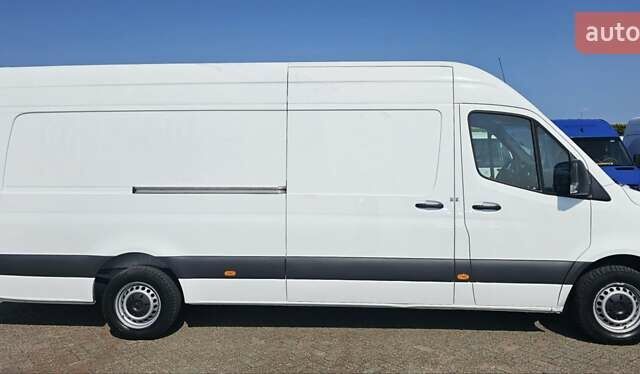 Белый Мерседес Sprinter, объемом двигателя 1.95 л и пробегом 221 тыс. км за 29900 $, фото 5 на Automoto.ua
