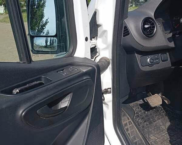 Білий Мерседес Sprinter, об'ємом двигуна 2.99 л та пробігом 170 тис. км за 44000 $, фото 8 на Automoto.ua