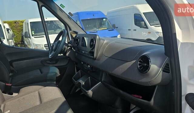 Белый Мерседес Sprinter, объемом двигателя 1.95 л и пробегом 221 тыс. км за 29900 $, фото 29 на Automoto.ua