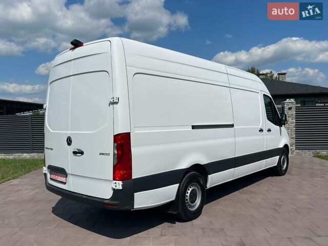 Белый Мерседес Sprinter, объемом двигателя 20 л и пробегом 94 тыс. км за 38999 $, фото 2 на Automoto.ua