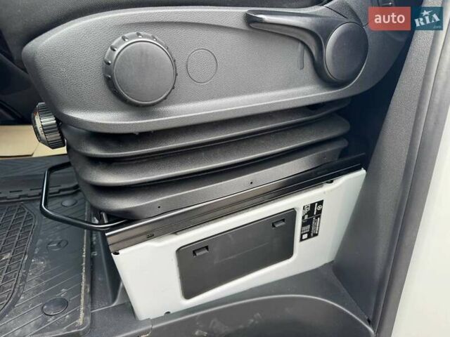 Белый Мерседес Sprinter, объемом двигателя 2 л и пробегом 30 тыс. км за 51186 $, фото 6 на Automoto.ua