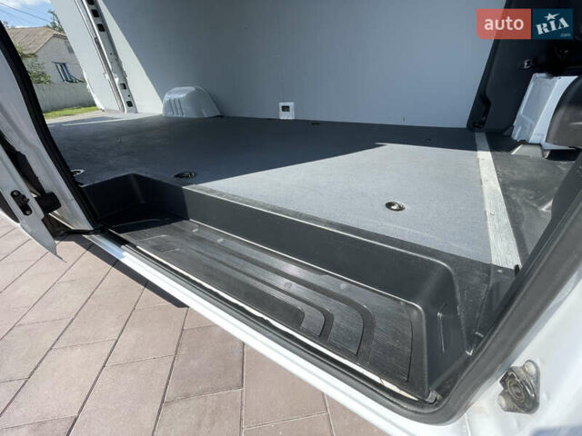 Белый Мерседес Sprinter, объемом двигателя 20 л и пробегом 94 тыс. км за 38999 $, фото 10 на Automoto.ua