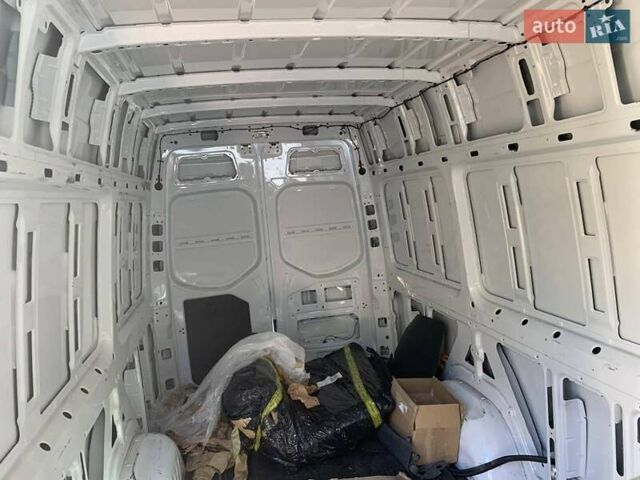 Белый Мерседес Sprinter, объемом двигателя 1.95 л и пробегом 242 тыс. км за 29000 $, фото 26 на Automoto.ua