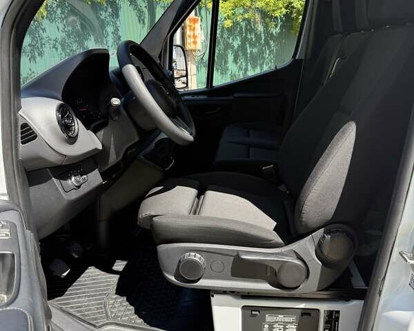 Белый Мерседес Sprinter, объемом двигателя 1.95 л и пробегом 14 тыс. км за 45000 $, фото 13 на Automoto.ua