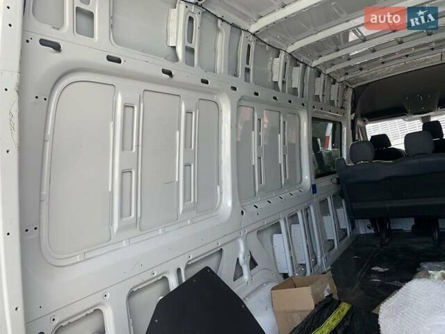 Белый Мерседес Sprinter, объемом двигателя 1.95 л и пробегом 242 тыс. км за 29000 $, фото 29 на Automoto.ua