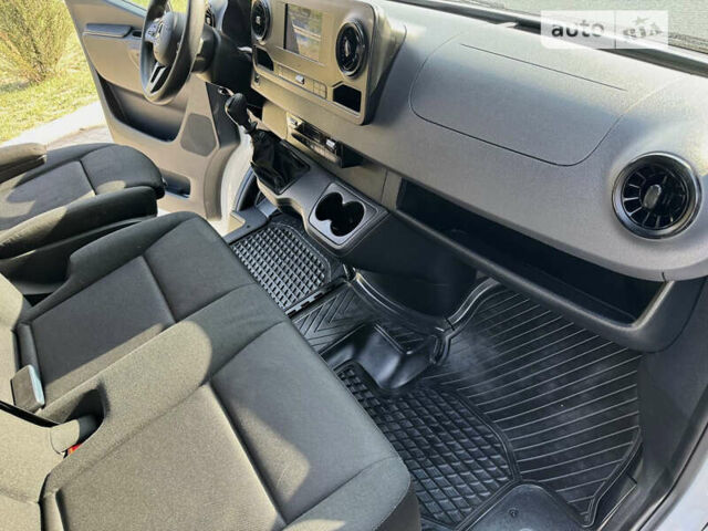 Белый Мерседес Sprinter, объемом двигателя 2 л и пробегом 198 тыс. км за 33500 $, фото 74 на Automoto.ua