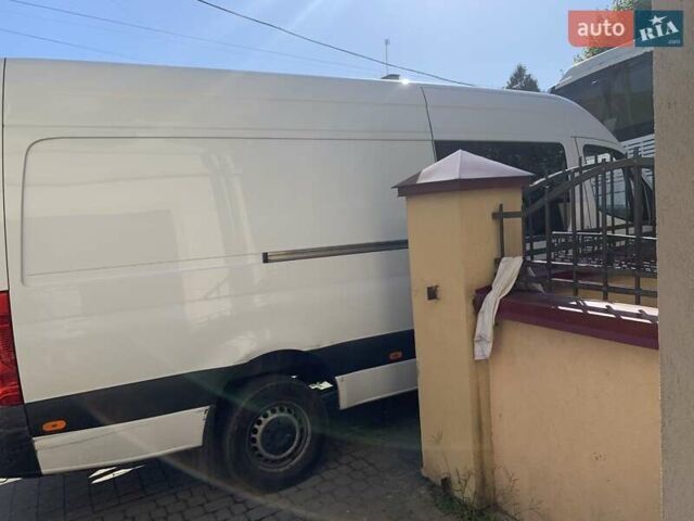 Белый Мерседес Sprinter, объемом двигателя 1.95 л и пробегом 242 тыс. км за 29000 $, фото 9 на Automoto.ua
