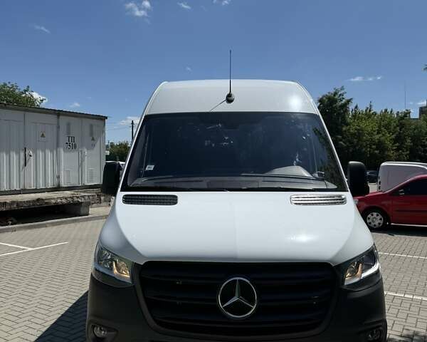 Белый Мерседес Sprinter, объемом двигателя 1.95 л и пробегом 14 тыс. км за 45000 $, фото 6 на Automoto.ua