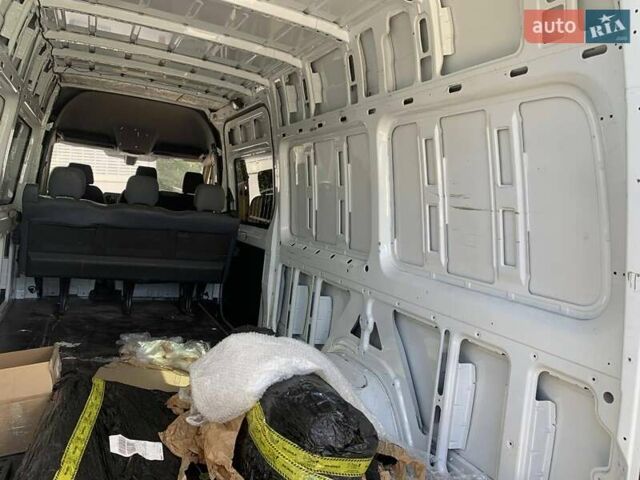 Белый Мерседес Sprinter, объемом двигателя 1.95 л и пробегом 242 тыс. км за 29000 $, фото 23 на Automoto.ua