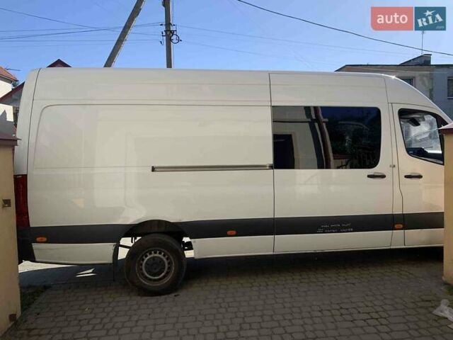 Белый Мерседес Sprinter, объемом двигателя 1.95 л и пробегом 242 тыс. км за 29000 $, фото 4 на Automoto.ua