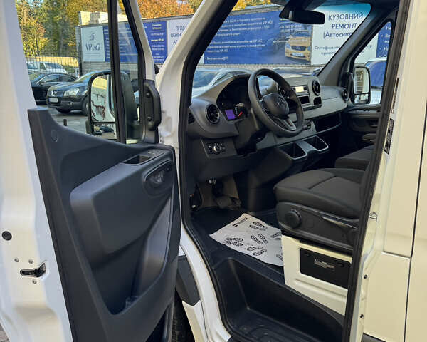 Белый Мерседес Sprinter, объемом двигателя 0 л и пробегом 1 тыс. км за 26999 $, фото 17 на Automoto.ua